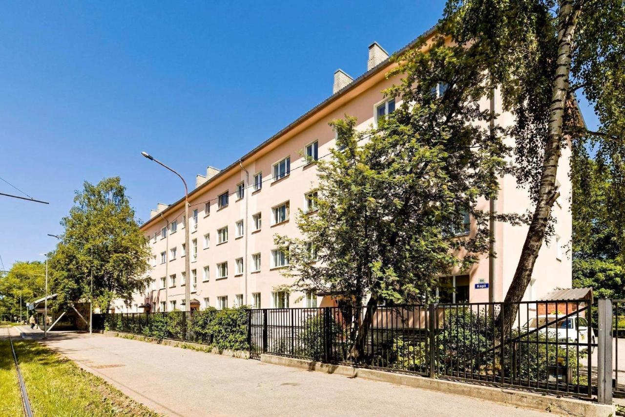 Sunny Apartment, 7 Min With Tram To The Old Town Tallinn Kültér fotó